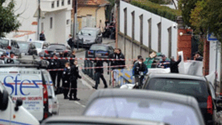 Fransada Yahudi okuluna silahlı saldırı: Üçü çocuk dört ölü