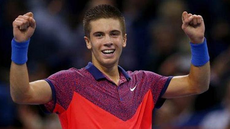 17 yaşındaki Coric, tenis efsanesi Nadalı yendi
