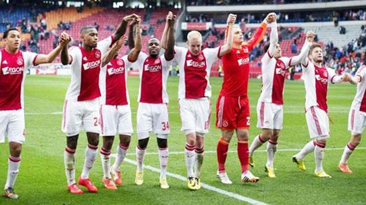Ajaxın şampiyonluğuna bir maç kaldı