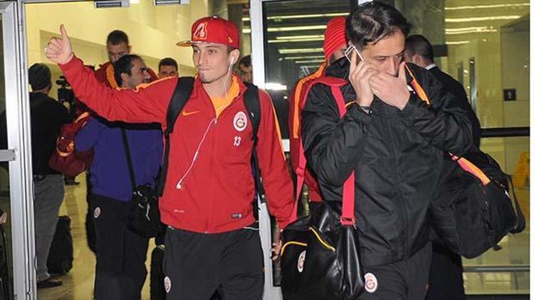 Galatasaray 16 futbolcuyla İzmirde