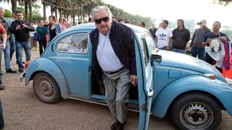 Uruguayda devlet başkanlığı seçimini Vazquez kazandı