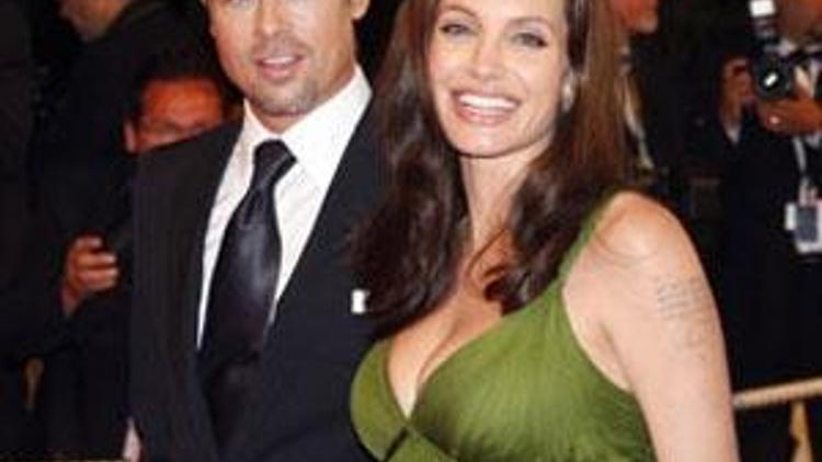 Angelina Jolie hamile mi