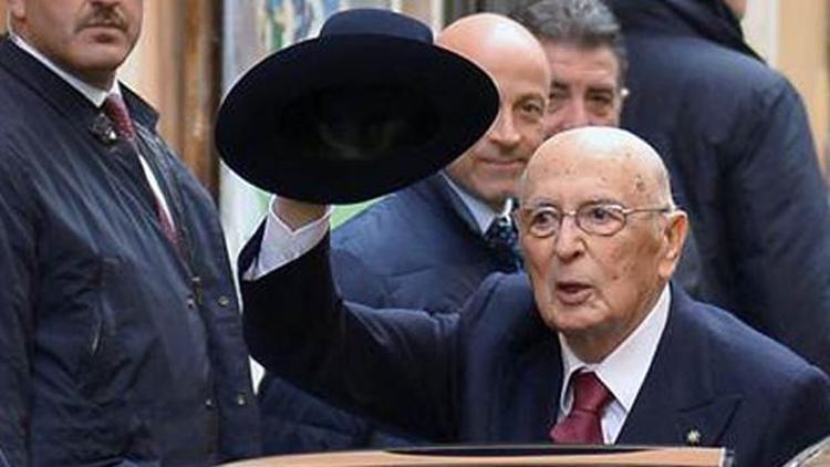 İtalya Cumhurbaşkanı Napolitano istifa etti