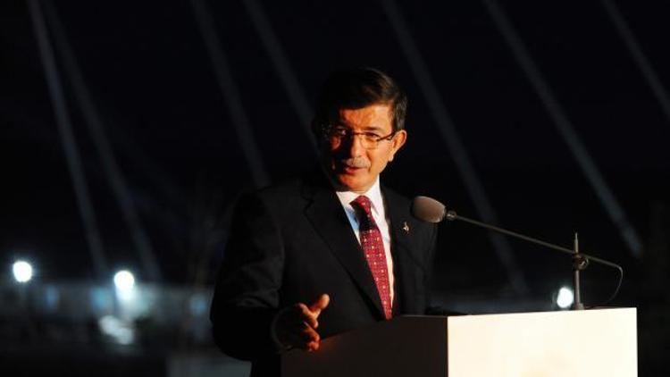 Davutoğlu’ndan randevu öncesi liderlere çağrı: Yumrukları çözüp tokalaşmaya hazır olalım