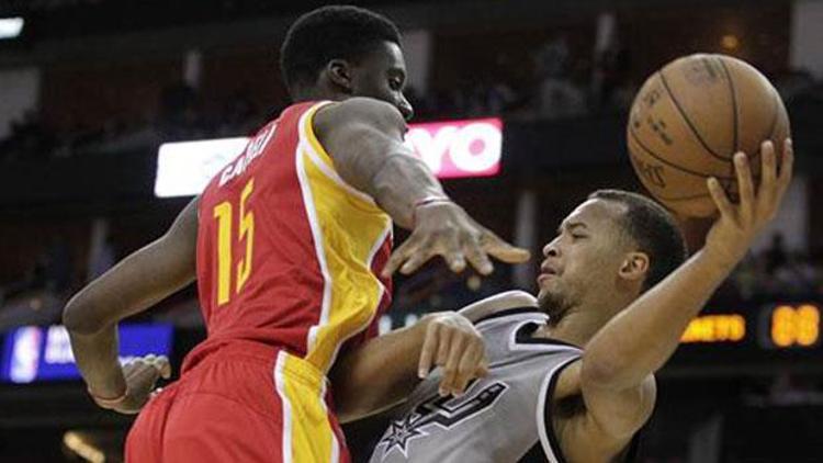 NBAde son şampiyon Spurs, Rocketstan fark yedi
