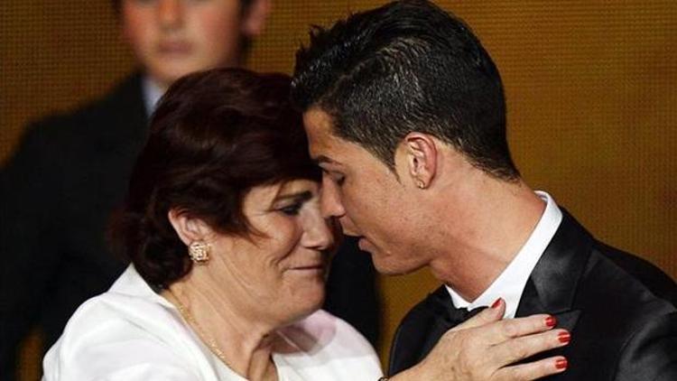 Ronaldonun annesine polis şoku