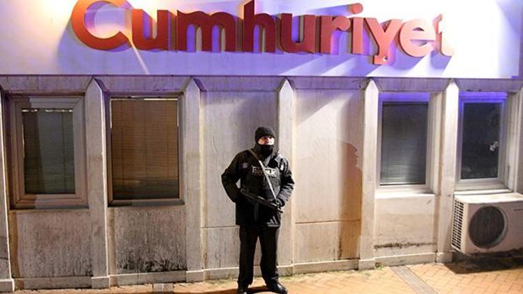Cumhuriyet Gazetesi önünde polisten güvenlik önlemi