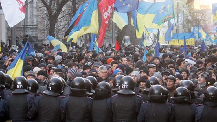 Ukrayna Başbakanı: Darbe işaretleri var