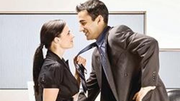 İşyerinde aşka patronlar onay veriyor, evlenince ast-üst ilişkisi istemiyor