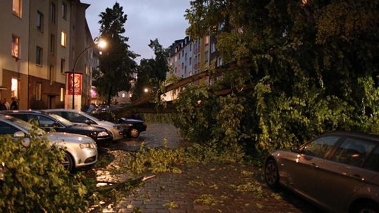 Almanyada fırtına: 6 ölü