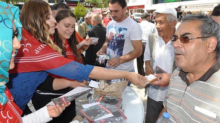 MHP vatandaşa çerez dağıttı: Bir adet Merçerez