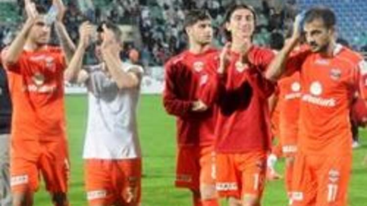 Adana Süper Lige koşuyor
