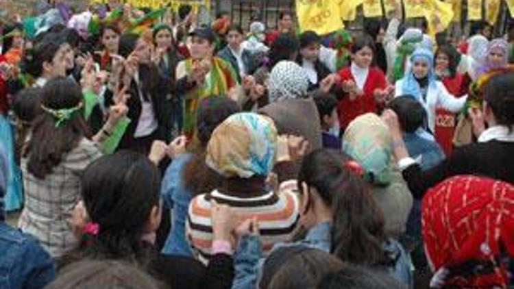 Mardin’de Nevruz erken kutlandı