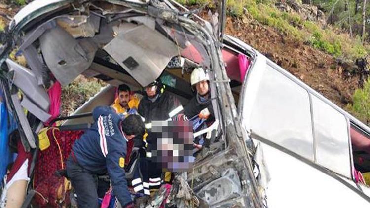 Antalyada kaza: 4 ölü, çok sayıda yaralı