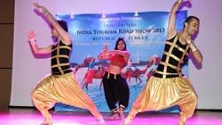 Bollywood’a danslı tanıtım