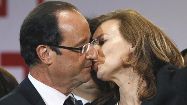 Hollande Valerie Trierweileryi saraydan atıyor