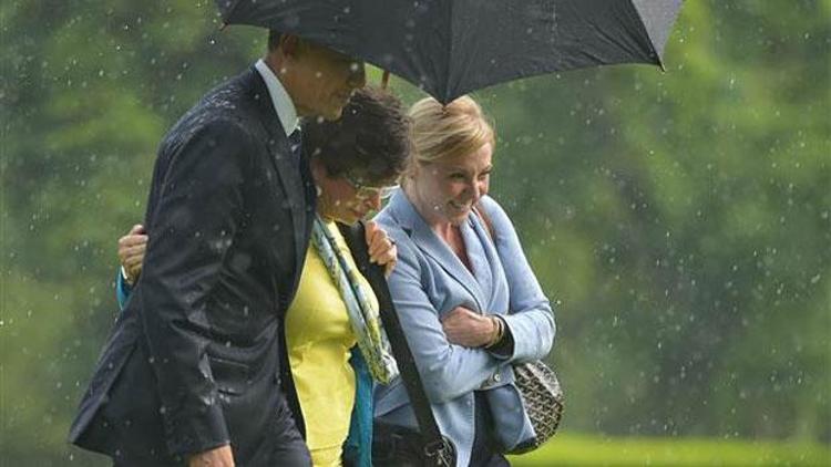 Obama’dan şemsiye jesti