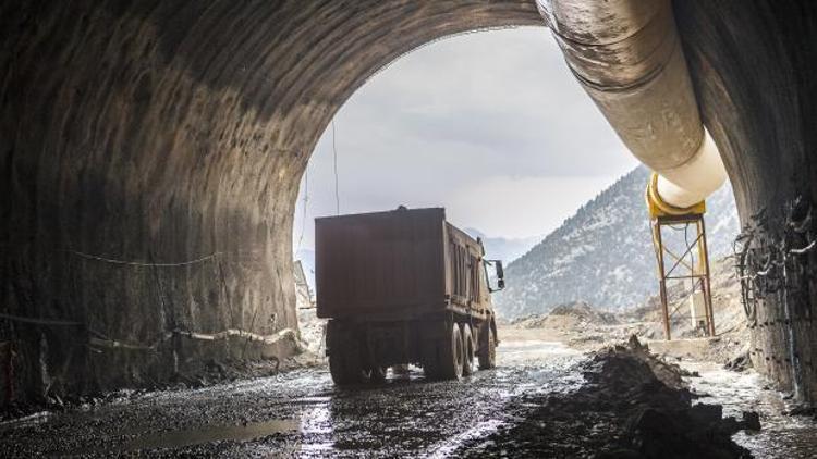 Bu tünelle 4 dakikada iklim geçişi