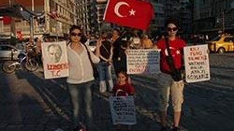 İzmirde gözaltılara protesto