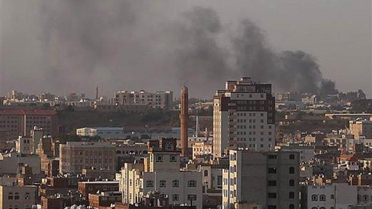 Yemende televizyon binası vuruldu