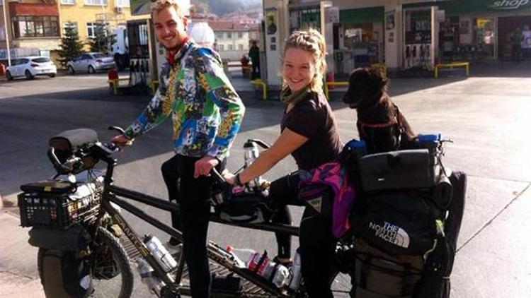 Hollandadan Yeni Zelandaya bisikletle giden çift Zonguldakta