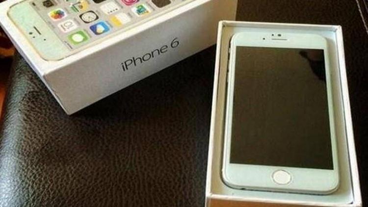 iPhone 6, yine şarj kablosuyla gezdirecek, pil derdi bitmiyor