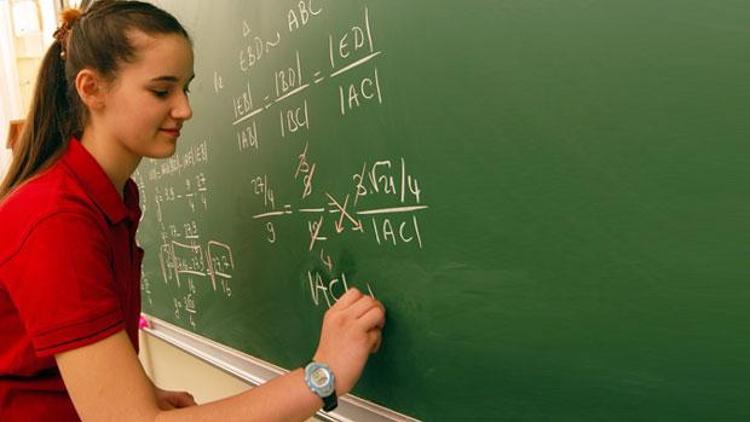 OECD aylık raporuna göre, öğrenciler matematik öğrenmenin öneminin farkında
