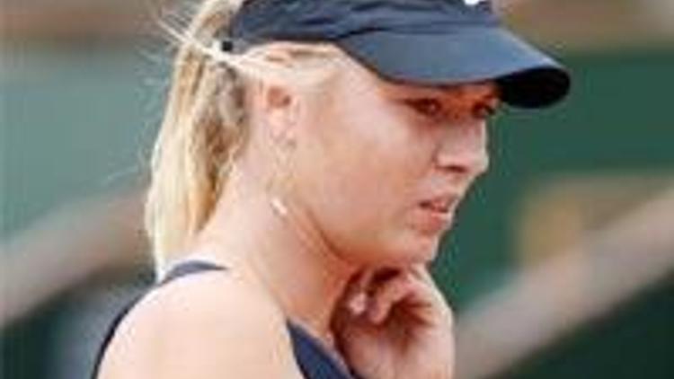 Sharapova zorlandı