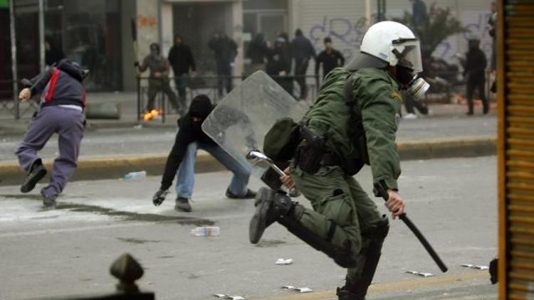 Photo Ed: Greece braces for third day of riots