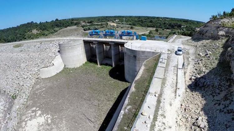 İstanbulda Pabuçdere Barajı kurudu