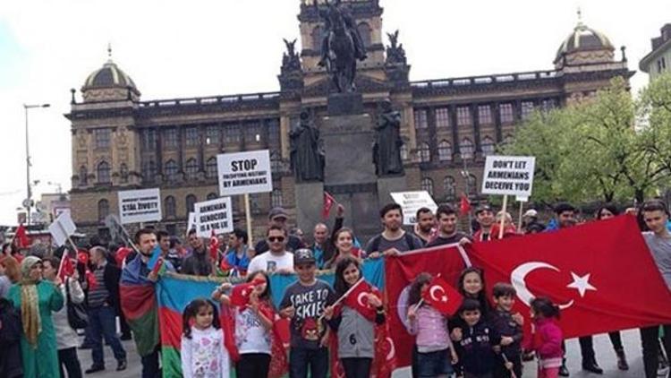 Ermeni iddiaları Pragda da protesto edildi