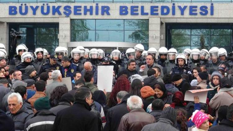 Ankarada kalkanlı müdahale: 7 gözaltı