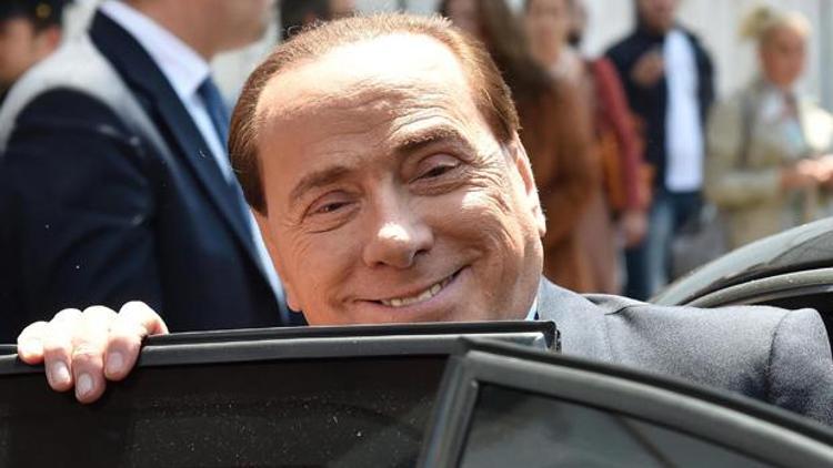 Berlusconi beraat etti