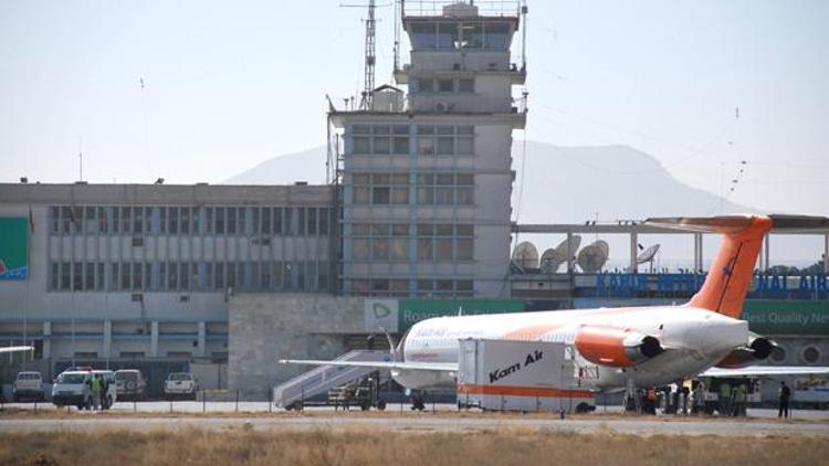 Karzainin adı Kabil havalimanına verilecek