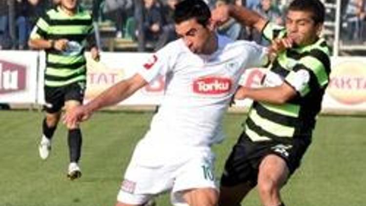 Akhisar 1 puana razı