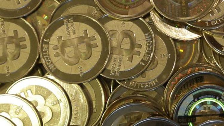 Bitcoin ilk kez 1000 doları aştı