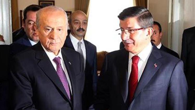 Davutoğlu ile görüşen Bahçeliden ilk değerlendirme: Önce CHP ve HDP ile deneyin