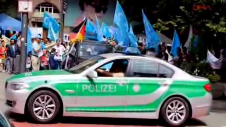 Münihte Uygur Türklerinden Çin protestosu