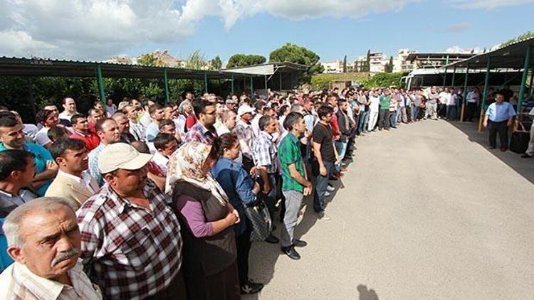 Umutla isminin okunmasını beklediler