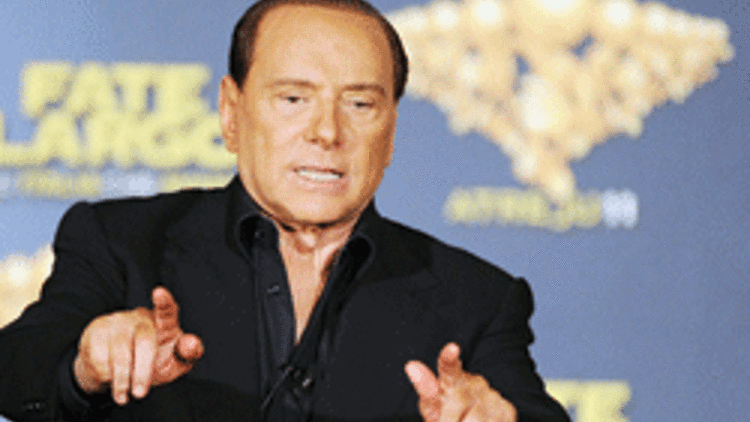 Berlusconi patladı ‘Asıl Amanda benim’