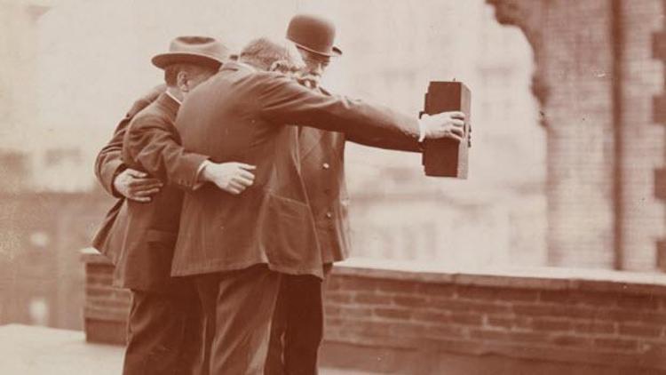 Selfie 1920lerde de modaymış