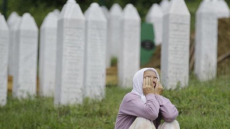 Srebrenitsa anneleri Papaya tepkili