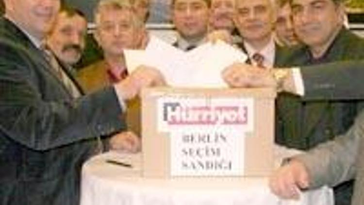 Hürriyet seçim sandığına oy