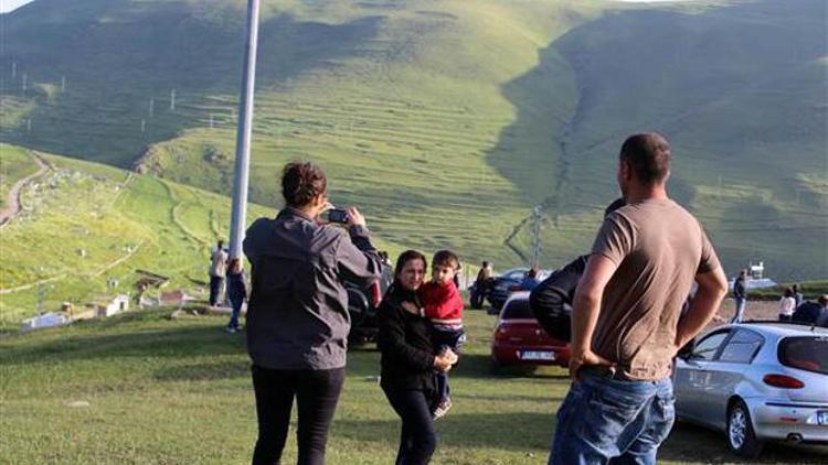 Atatürkün silueti Karadağda yine yüzünü gösterdi