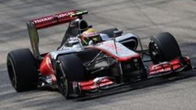 İtalyanın en hızlısı Lewis Hamilton