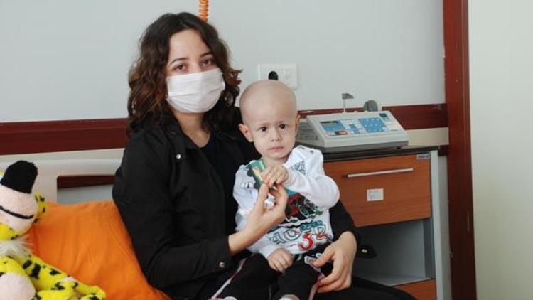 Lösemili Efenin feryadı: Bıktım anne iyileşmek istiyorum