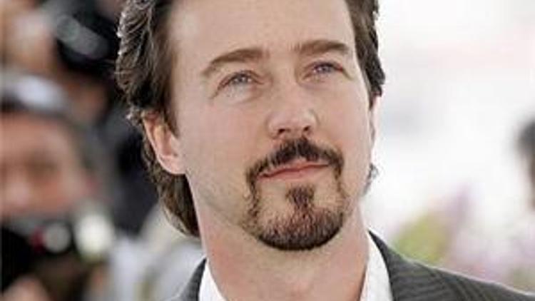 Edward Norton Masai Kabilesi için koşacak