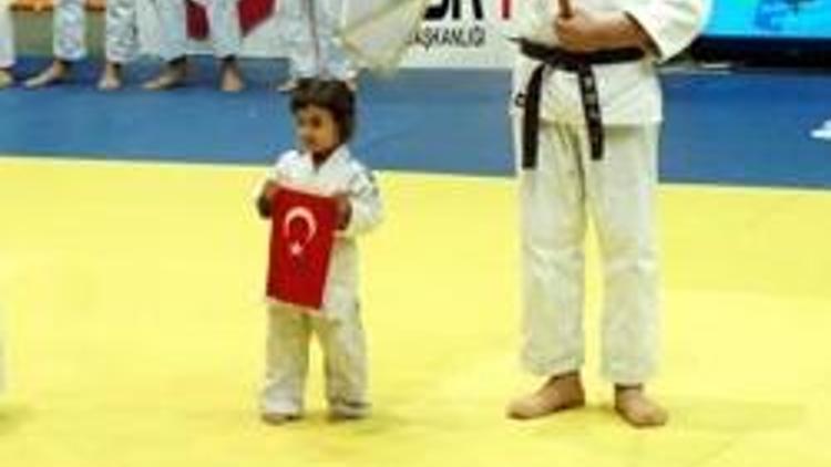 Küçük judocu Yasemin Saday