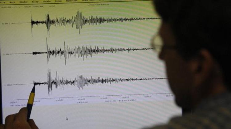 İtalyada art arda depremler korkuttu