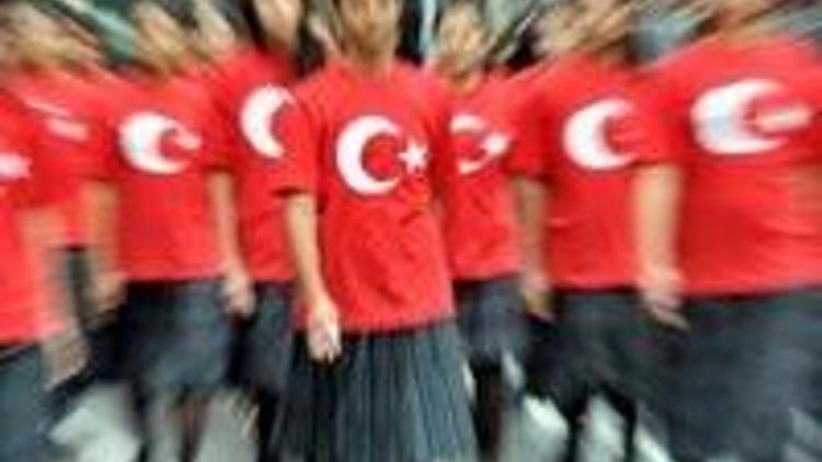 Türkiyede her yer kırmızı-beyaz